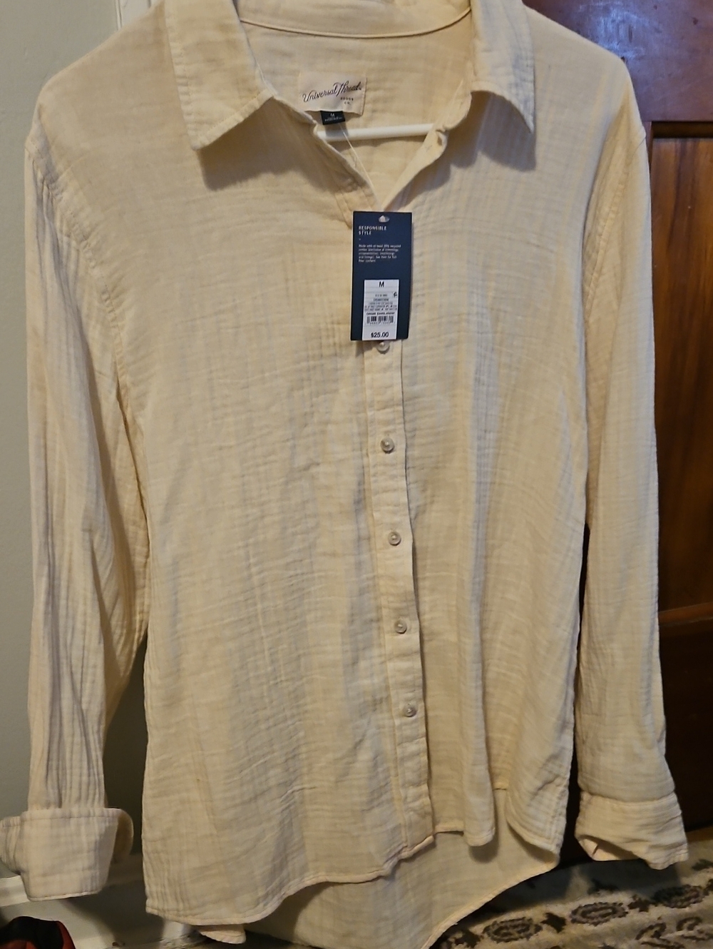Universal Thread Womens Cream Lightweight Button-Down Shirt